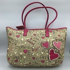 Coach Poppy Graffiti Hearts Tote Pink Cream Zip Top